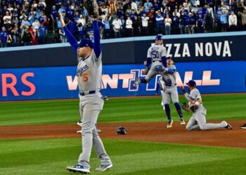 Dodgers fuerzan el juego 7 de la Serie Mundial ante Toronto