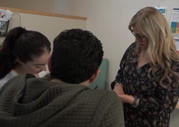 Un mensaje de aliento transforma los días de familias con hijos en lucha contra el cáncer en el Hospital Infantil Rady