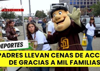 Padres y San Diego food bank repartieron 1000 cenas de día de acción de gracias