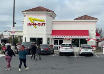 In-N-Out retiró el número 67 tras auge del meme “6-7”