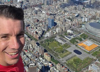 Alex Honnold cobra cifra millonaria a Netflix por ascenso sin cuerda al Taipei 101