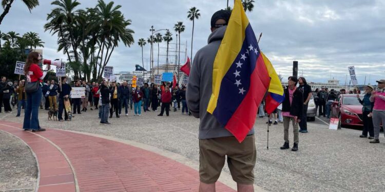 Protestan en San Diego contra bombardeos en Venezuela
