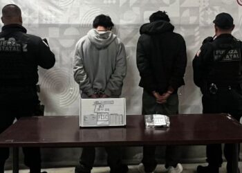 Detiene a dos menores armados en Tijuana con órdenes de aprehensión por homicidio