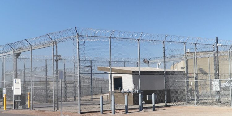 Migrante hondureño muere bajo custodia del ICE tras estar detenido en Calexico