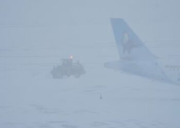 Tormenta “Fern” paralizó los aeropuertos clave en Estados Unidos