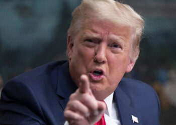 Trump amenaza con arancel global por negocios con Irán