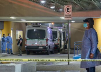 Evacuan la Clínica 01 del IMSS después del ingreso de un paciente intoxicado con veneno