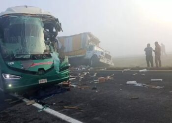 Choque múltiple de 31 vehículos dejó tres muertos y más de diez heridos en el Estado de México