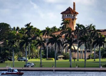 Sospechoso armado fue abatido en proximidades de la residencia de Trump
