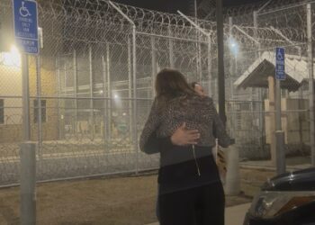 Recuperan libertad padres detenidos por ICE en Chula Vista