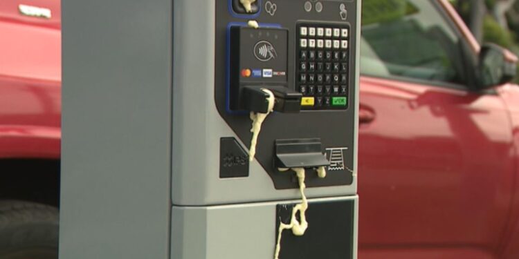 Investigan vandalismo a 52 parquímetros en Balboa Park