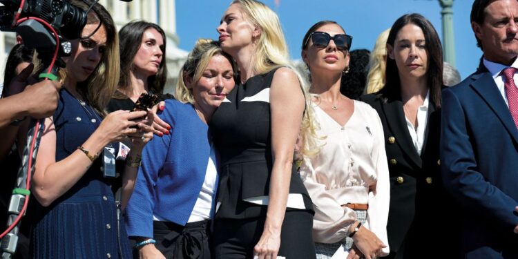 Demócratas invitan a víctimas de Epstein al Congreso