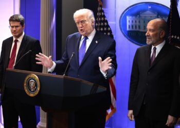 Trump anuncia arancel global del 10%