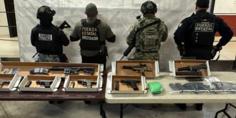 Decomisan más de 30 kilos de droga y arsenal en Tijuana