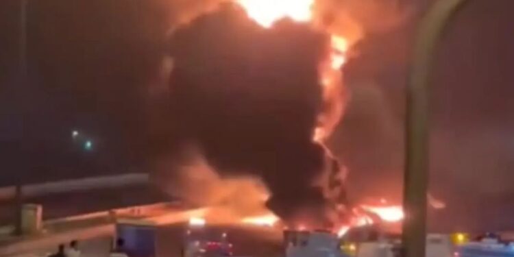 Se escuchan fuertes explosiones en zona diplomática de Arabia Saudita