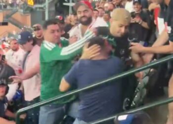 Pelea entre aficionados de México y Estados Unidos estalla en gradas del Clásico Mundial de Beisbol