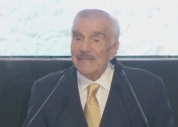 Muere a los 85 años Jorge Kahwagi Gastine, presidente del diario La Crónica de Hoy