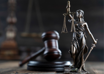 Juez de Los Ángeles dictaminó ley de mujeres en juntas corporativas de California como inconstitucional