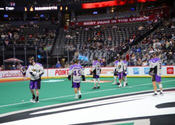 Jugadores de Seals en el Juego 2 de la Final de Conferencia del Oeste en Colorado