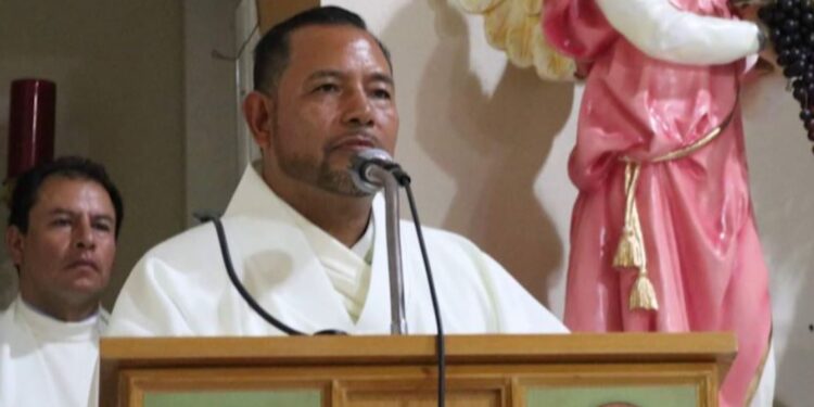 Un sacerdote católico y otro hombre fueron asesinados en Tecate.