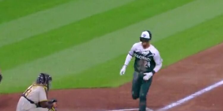 El cuadrangular del triunfo ante los Padres el sábado por la noche.