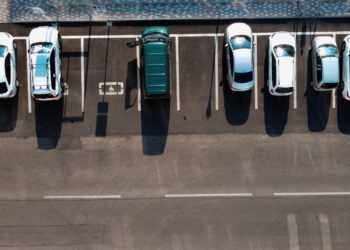 Extienden programa de estacionamientos seguros para personas sin hogar