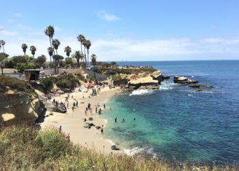 Manténgase alerta ante nuevas indicaciones de aguas contaminadas en playas de San Diego