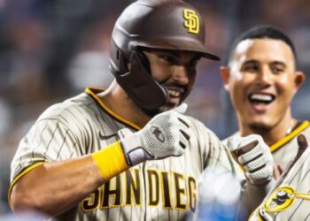 Eric Hosmer celebrando su cuadrangular ante los Mets.
