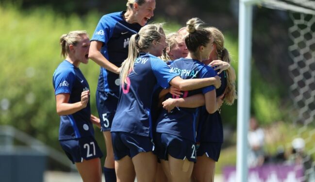 Jugadoras del San Diego Wave festejando uno de los goles en su victoria ante Washington Spirit.