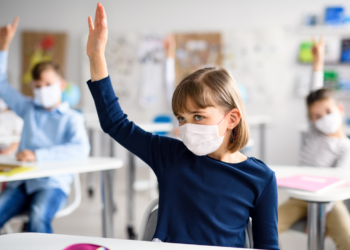 Regresa el uso de cubrebocas obligatorio en escuelas del Distrito de San Diego