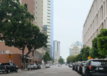 Escasez de policía en San Diego, empleados de la ciudad no vacundos, podrían perder su empleo