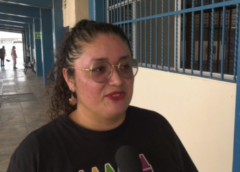 Maestra Primaria Alba Roja