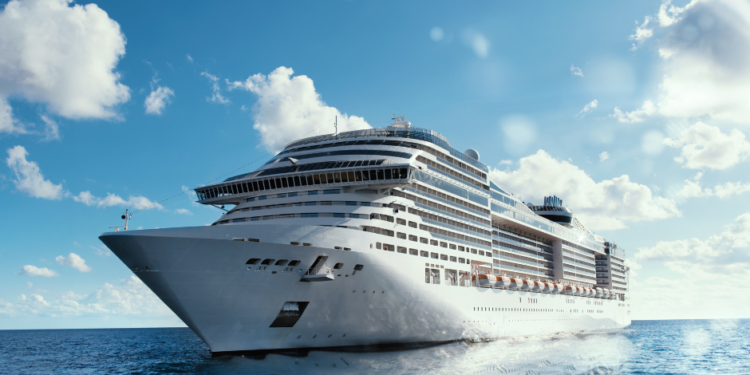 Hombre de San Diego olvida alquiler y se va a vivir a un crucero