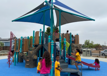 Inauguran nuevo mini parque en Valencia Park.