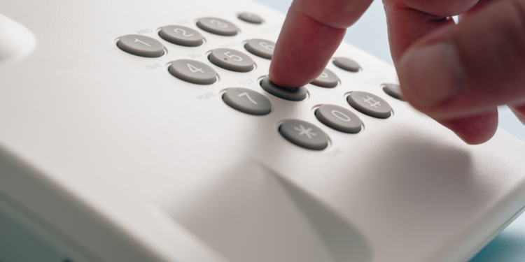 Departamento del Alguacil de San Diego advierte a la comunidad sobre estafas telefónicas