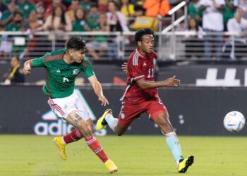 Colombia lo perdía y dio la vuelta en la segunda mitad.