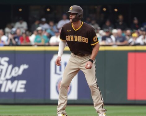 Wil Myers corriendo las bases durante la derrota de Padres en Seattle.