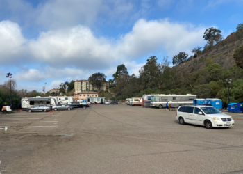 Extienden horario de estacionamiento seguro a 24hrs para personas sin hogar en Mission Valley
