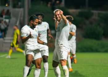 Jack Blake celebrando su gol del empate ante Orange County.