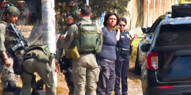 Mujer ocasiona disturbios en casa frente a La Mirada Elementary School en San Ysidro