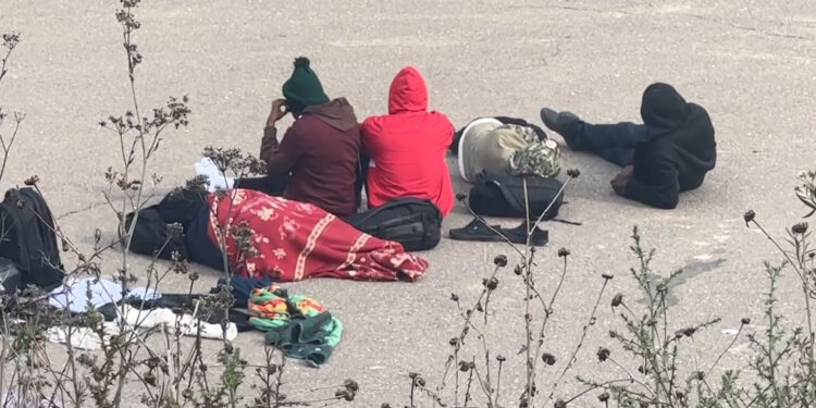 Aumentan cruces masivos de migrantes entre Tijuana y San Diego
