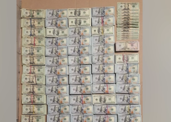 Decomisan más de medio millón a pareja rusa
