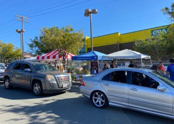 Realizan caravana navideña comunitaria en Barrio Logan