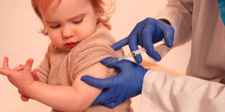 Refuerzos COVID bivalentes ahora son aprobados a partir de los 6 meses de edad en el condado de San Diego