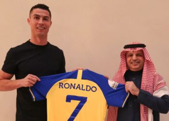 Cristiano Ronaldo firma contrato con Al-Nassr