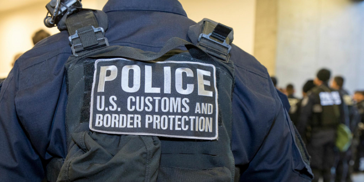 Liberan más de mil migrantes en San Diego