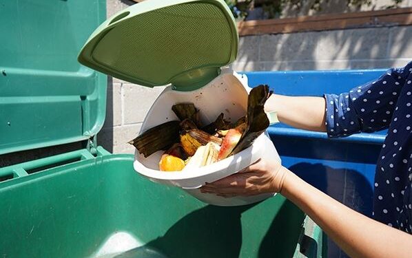Residentes de San Diego pronto obtendrán nuevos contenedores para desechos de alimentos y de jardinería
