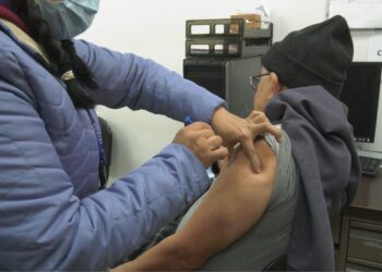 Hoy inició la vacunación con Abdala, el químico de origen cubano