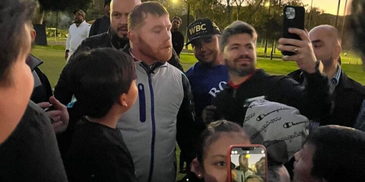 Saúl “El Canelo” Álvarez visitó Tijuana