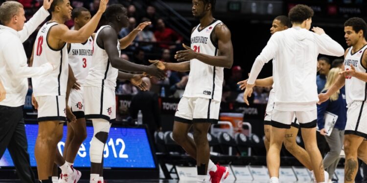 San Diego State mantiene el invicto en la Conferencia de la Mountain West.